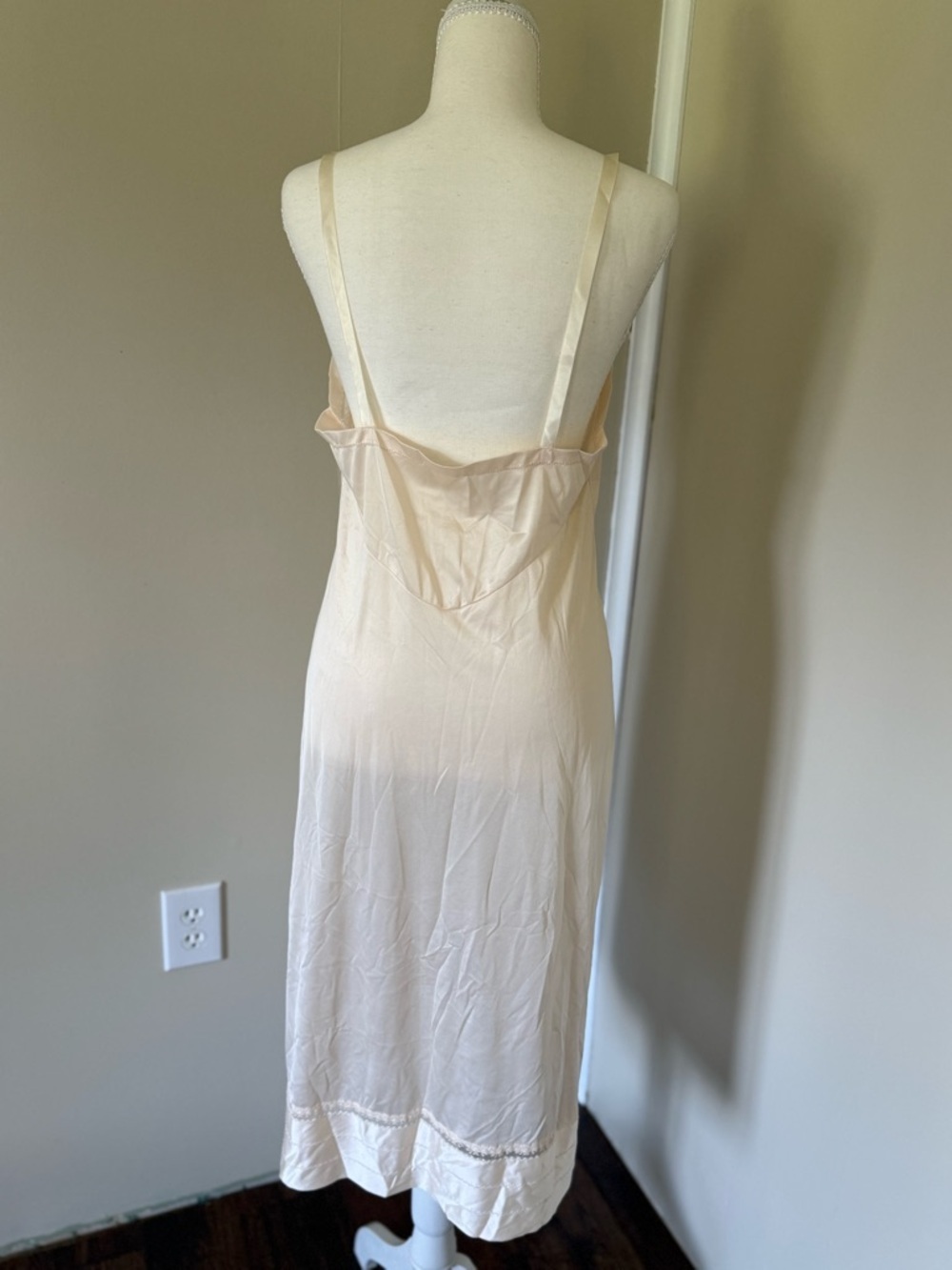 Vintage Lorraine Elegant Cream Slip Dress - Perfect for bride bridal wedding - Picture 4 of 10